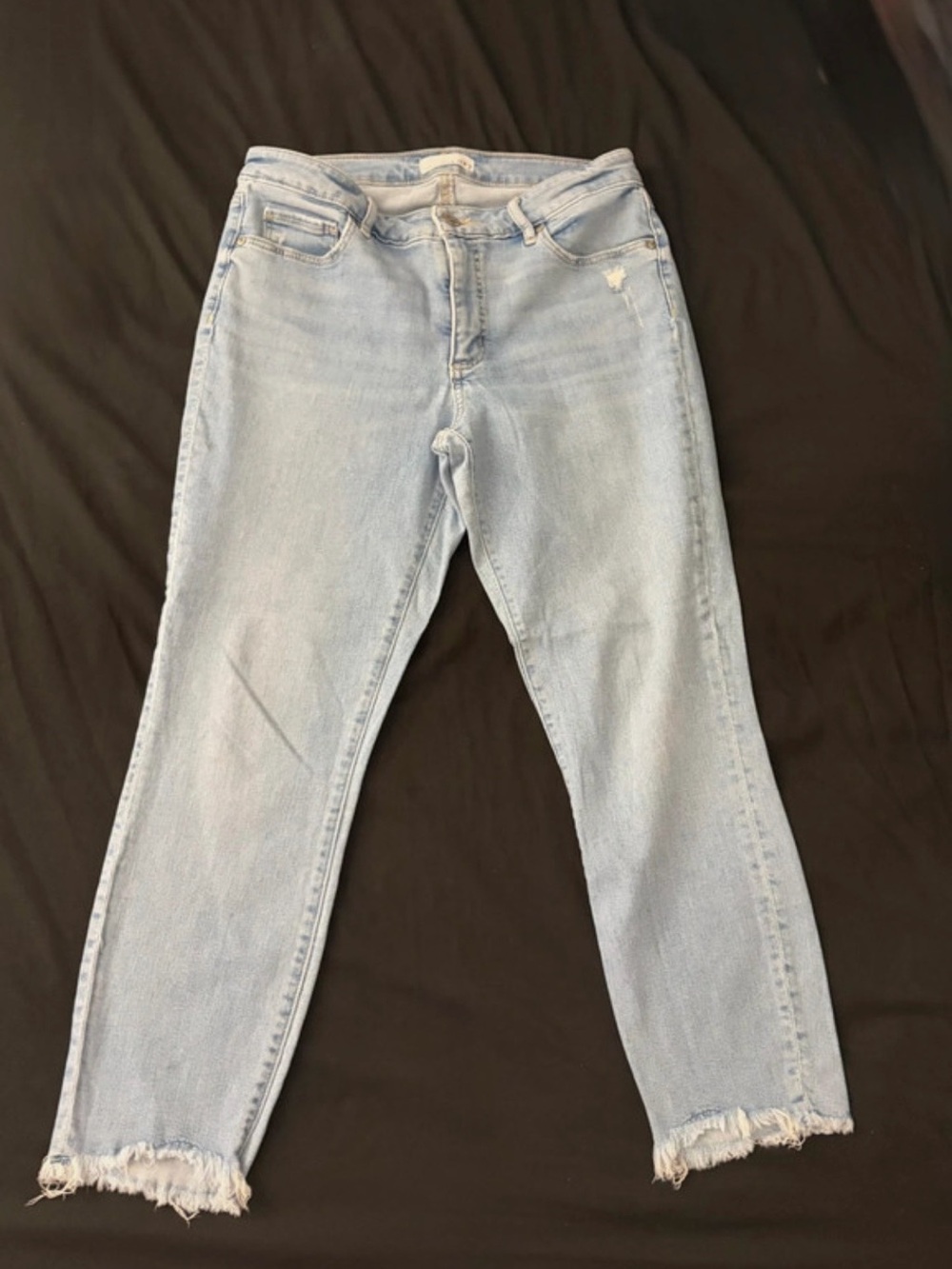 LOFT Size 10 Curvy Skinny Crop Jeans with Frayed Hem